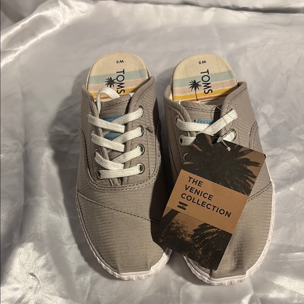 TOMS Venice Collection Light Gray Sneakers